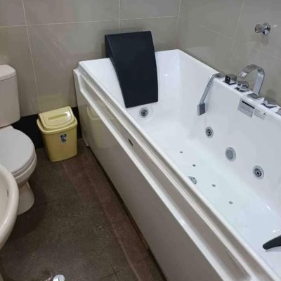 baño con jacuzi